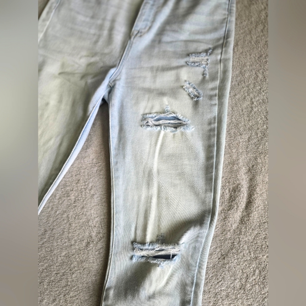 Cello brand Size 11 Frayed Ankle Skinny Jeans